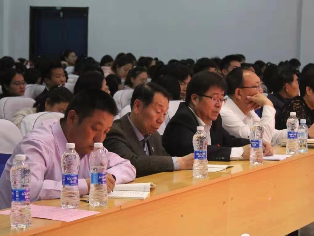 内蒙古师范大学鸿德学院2019年第一场形势报告会成功yl8cc永利行