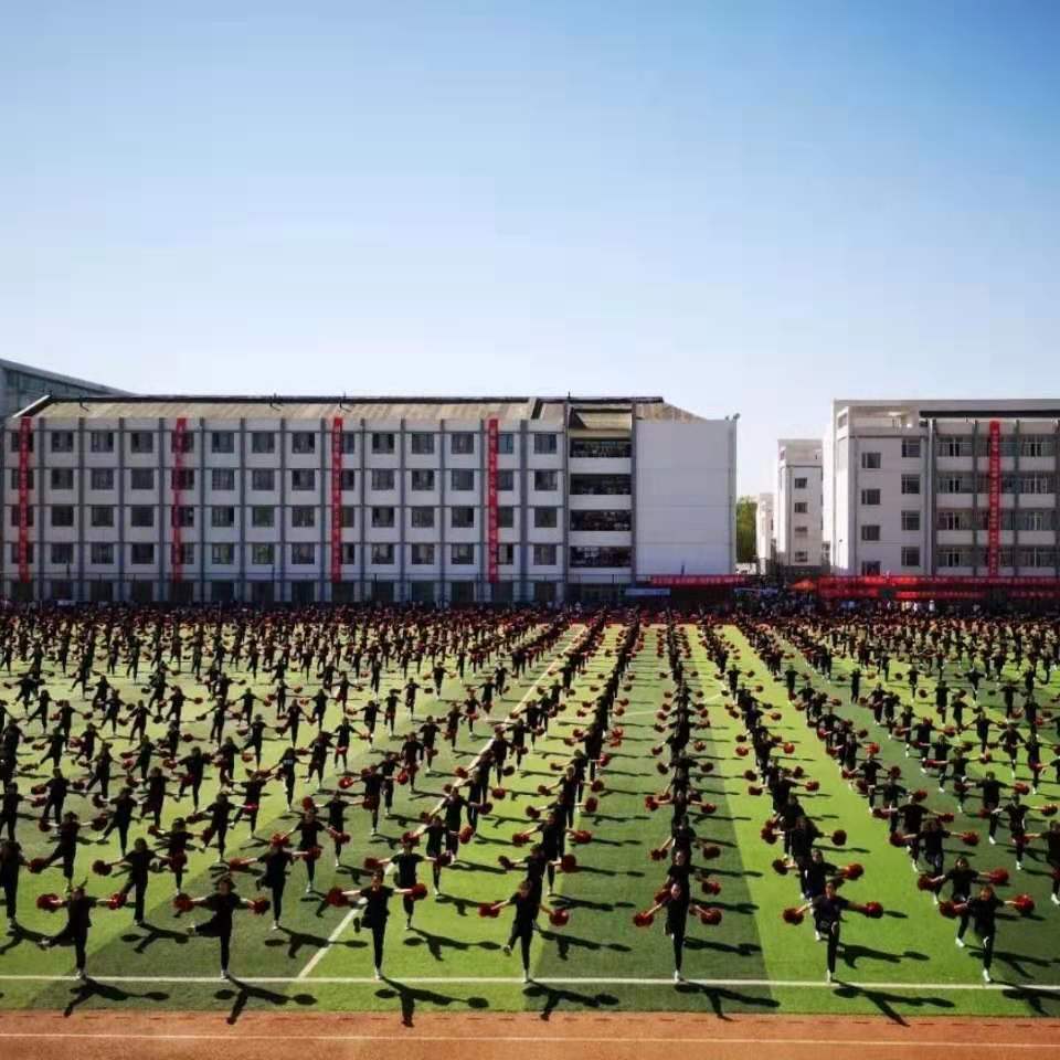内蒙古师范大学鸿德学院第10届田径运动会隆重yl8cc永利行!