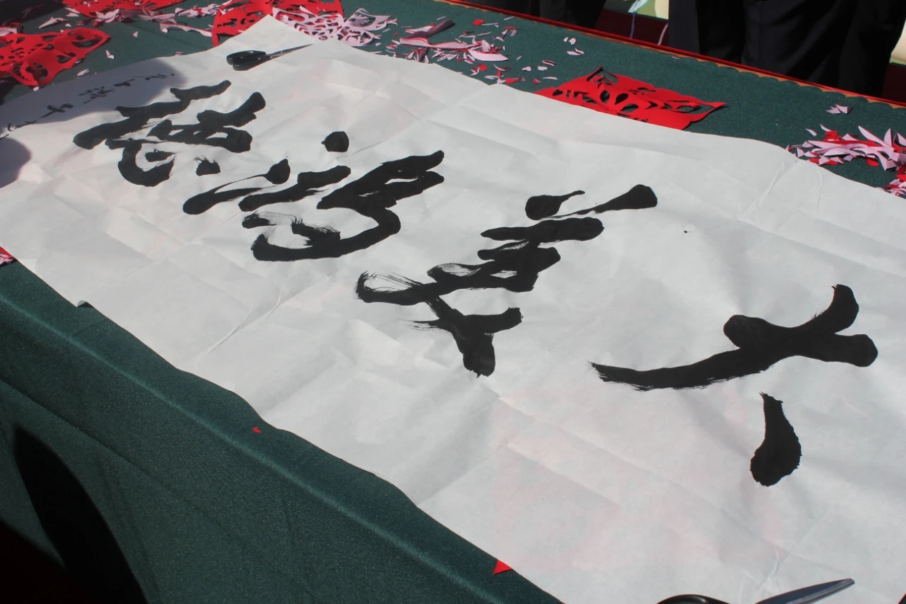 粽香鸿德校园,情系在校师生