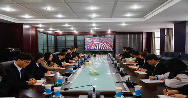 学院师生观看和热议十四届全国人大二次会议开幕会